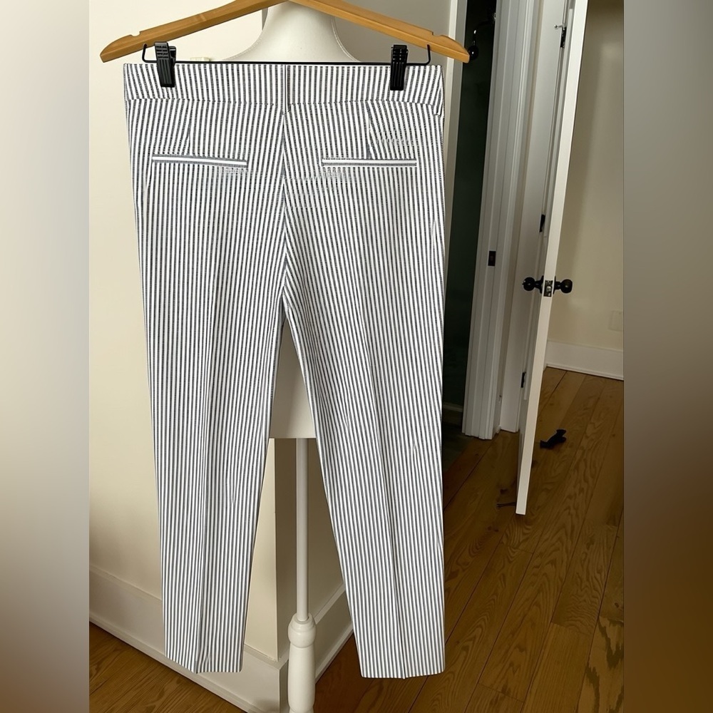 Old Navy Blue White Stripe Ankle Pants Size 10 Never Worn - Picture 3 of 7